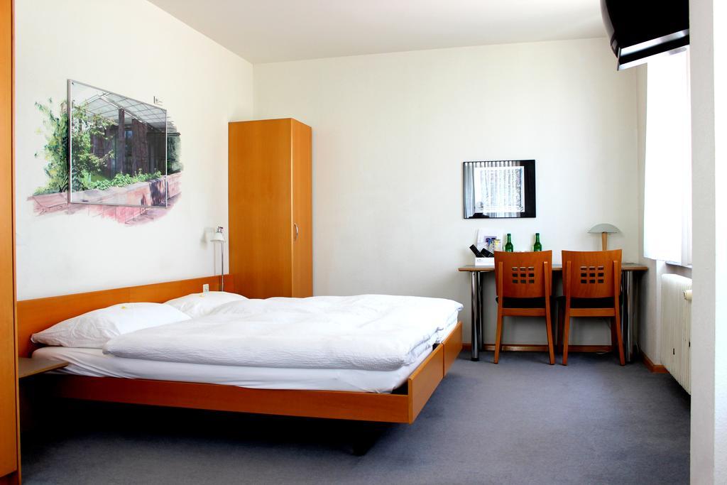 Hotel Muenchnerhof Basel Exterior photo
